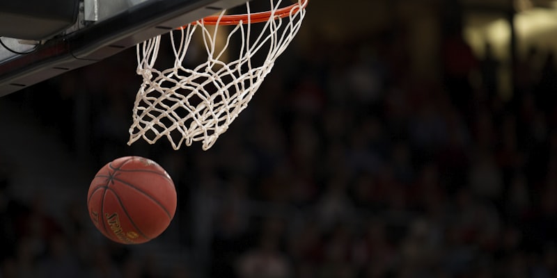 NBA篮球比赛直播现场 - 球员扣篮精彩瞬间